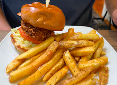 Wild Goose Tavern signature dishes Crispy Ipswich Clams
All American Burger
Goose Fries